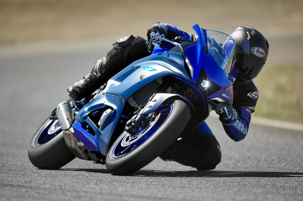 Yamaha presenta su nueva moto deportiva YZFR7 AutoDinámico