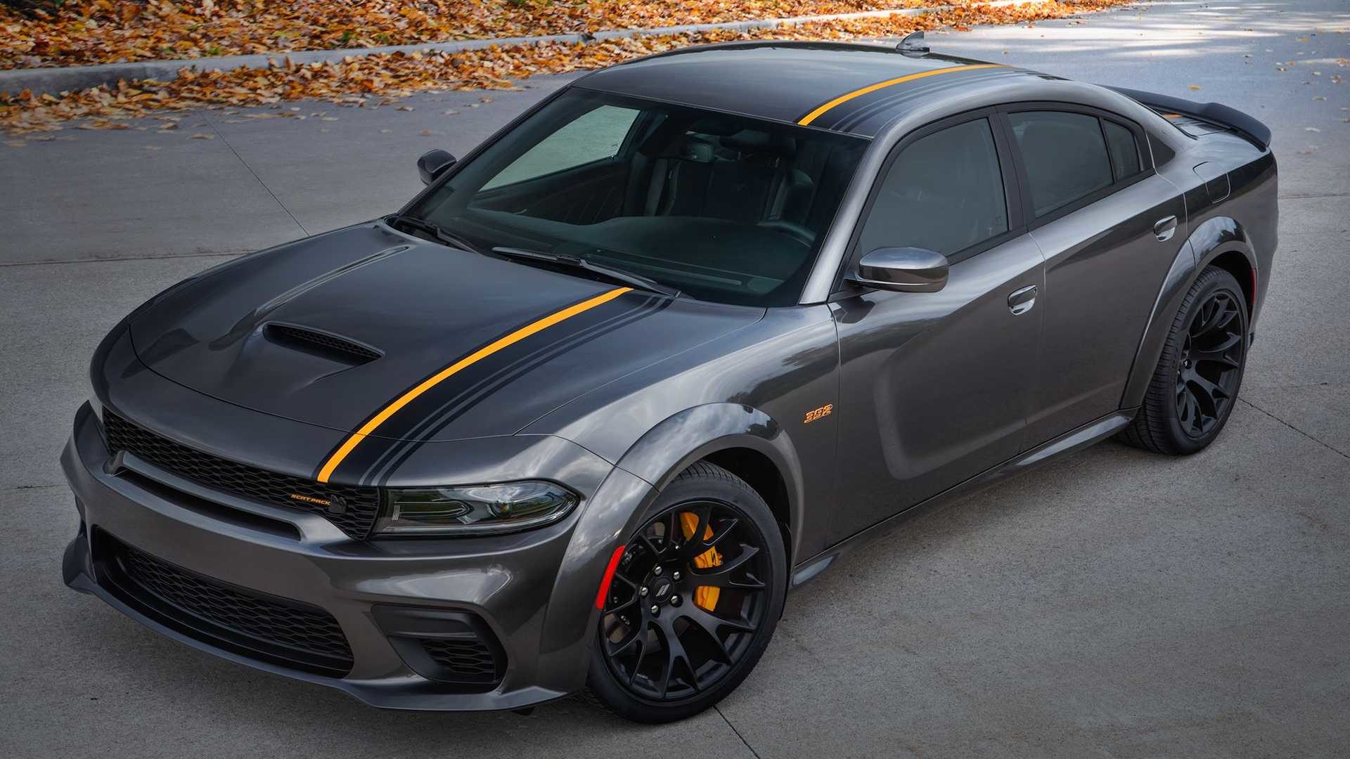 Dodge hace más siniestros al Charger y Challenger con estos paquetes