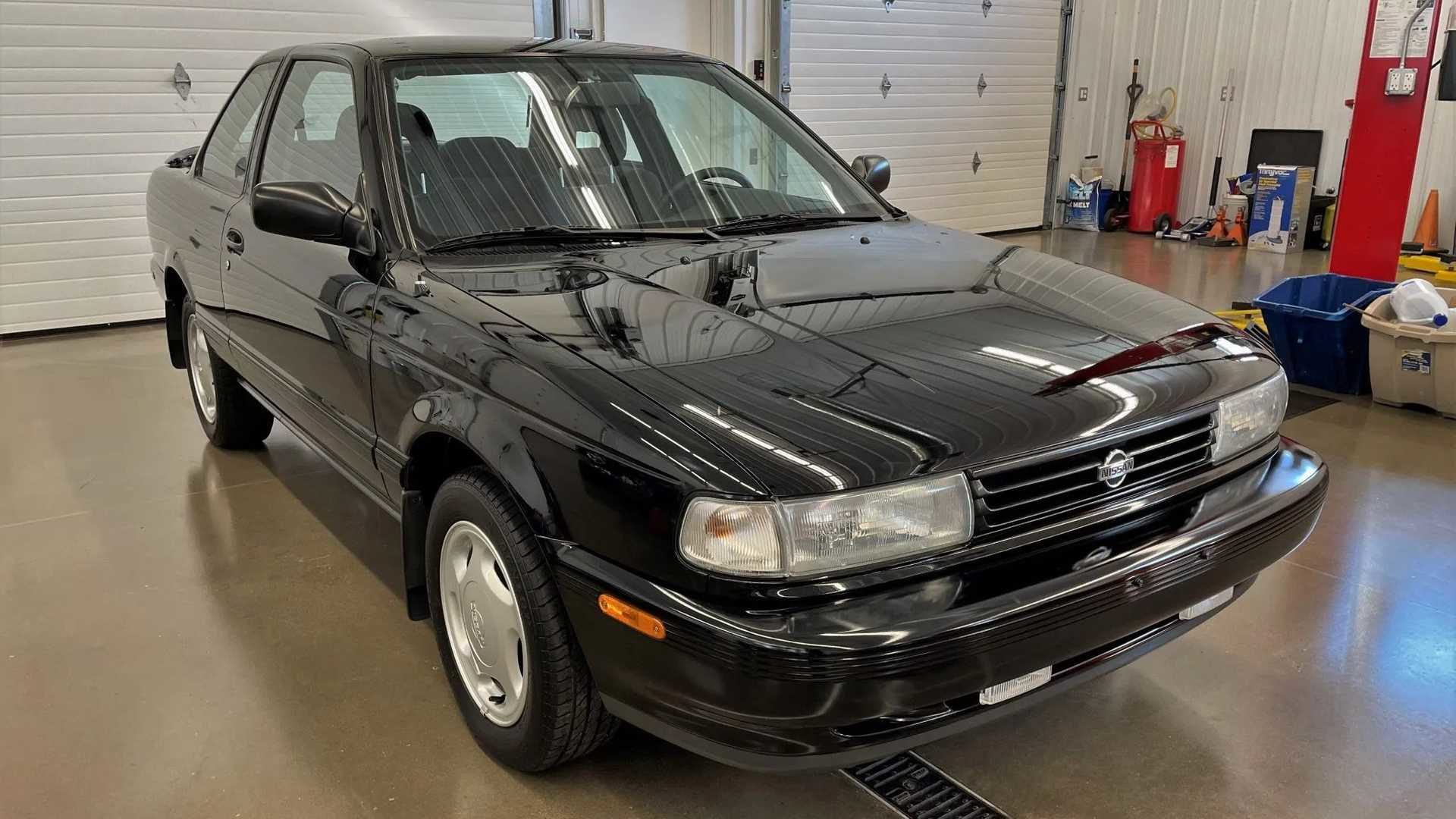 Este Nissan Sentra (Tsuru) 1992 se vendió en más de 600 mil pesos