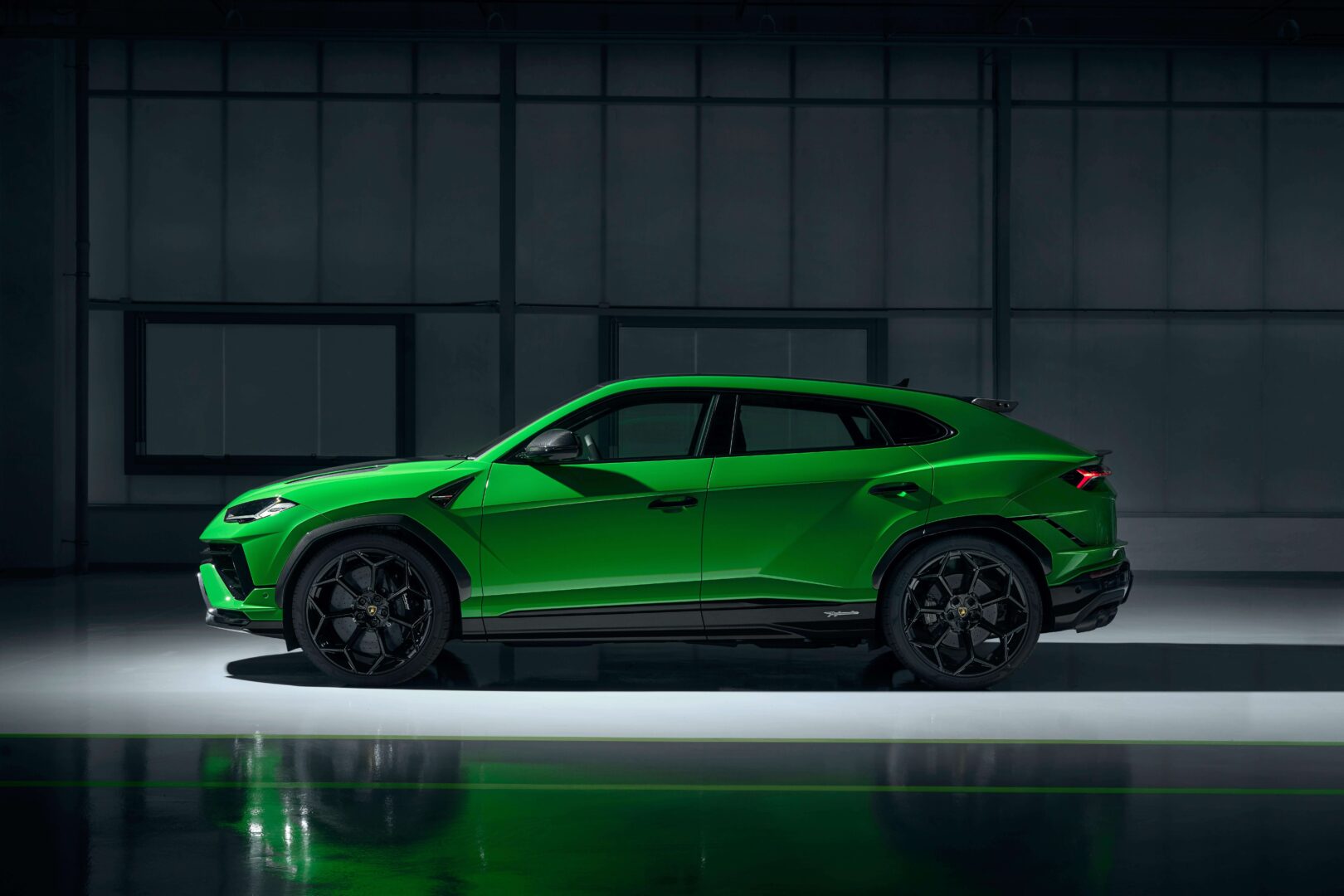 Nace el Lamborghini Urus Performante, y posiblemente es el SUV más  deportivo del mundo