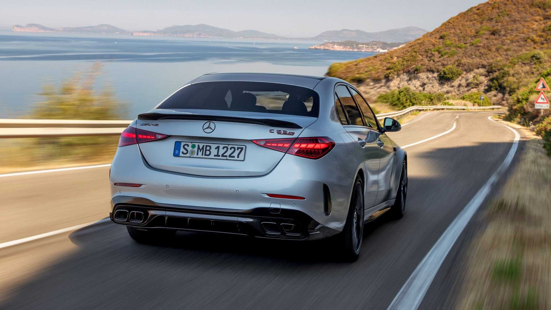 El nuevo MercedesAMG C63 S E Performance 2024 se olvida de los V8