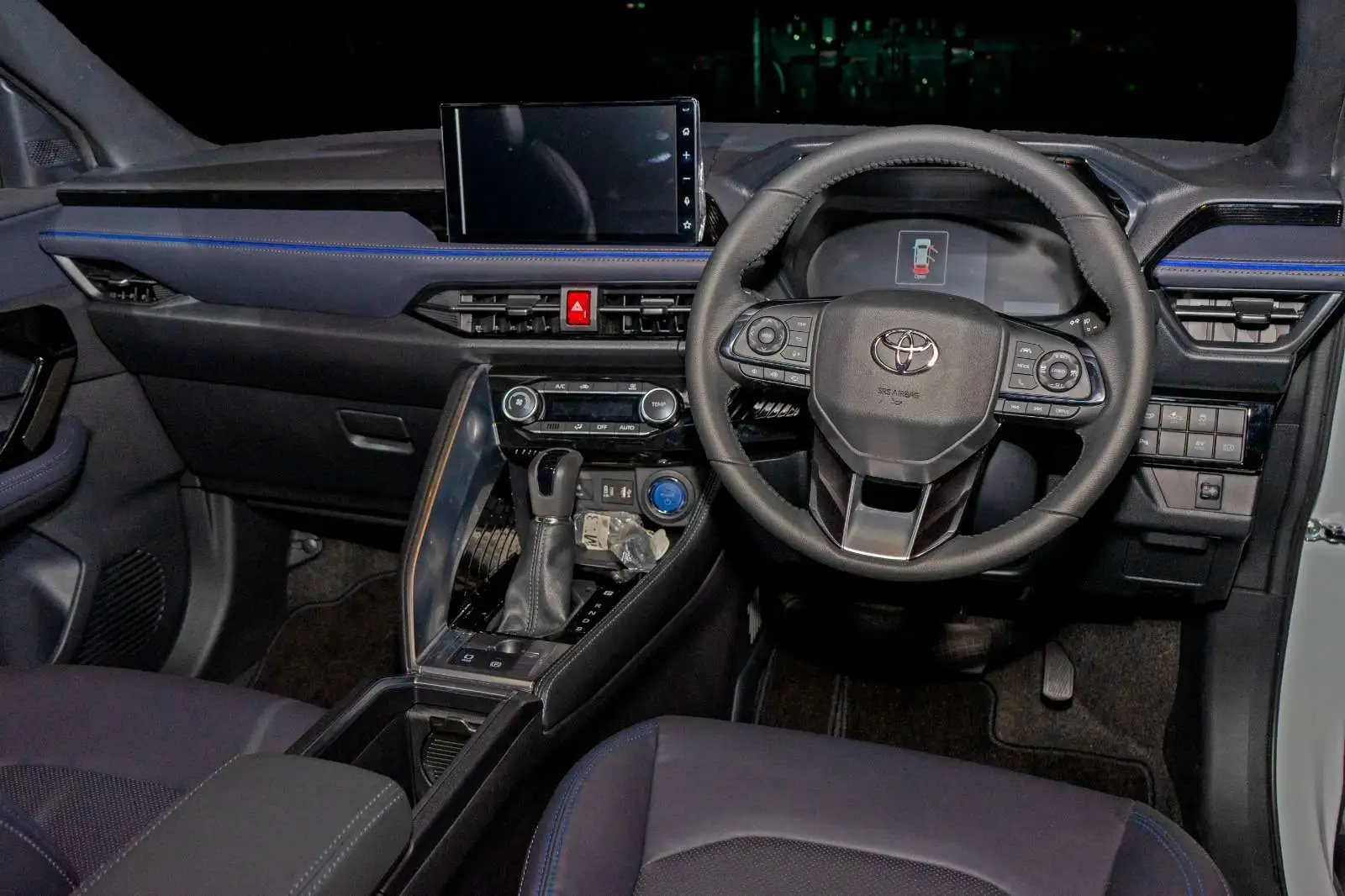 toyota yaris cross interior