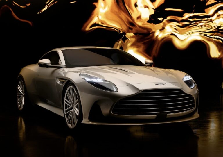 El Aston Martin DB12 Goldfinger Edition representa 60 años junto a James Bond