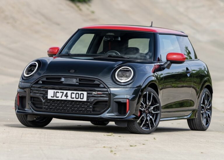 MINI John Cooper Works continua con la herencia de John Cooper