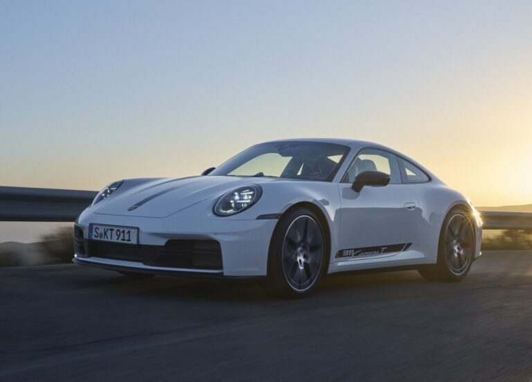 Porsche presenta al 911 Carrera T, con un enfoque más ligero…